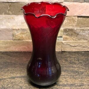 ANCHOR HOCKING | Ruby Red Ruffled Edge Vase